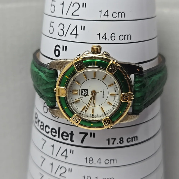 Womens Cosmopolitan Gold Green Tone Watch CL2271301 Water Resistant Leather Band - Picture 6 of 11